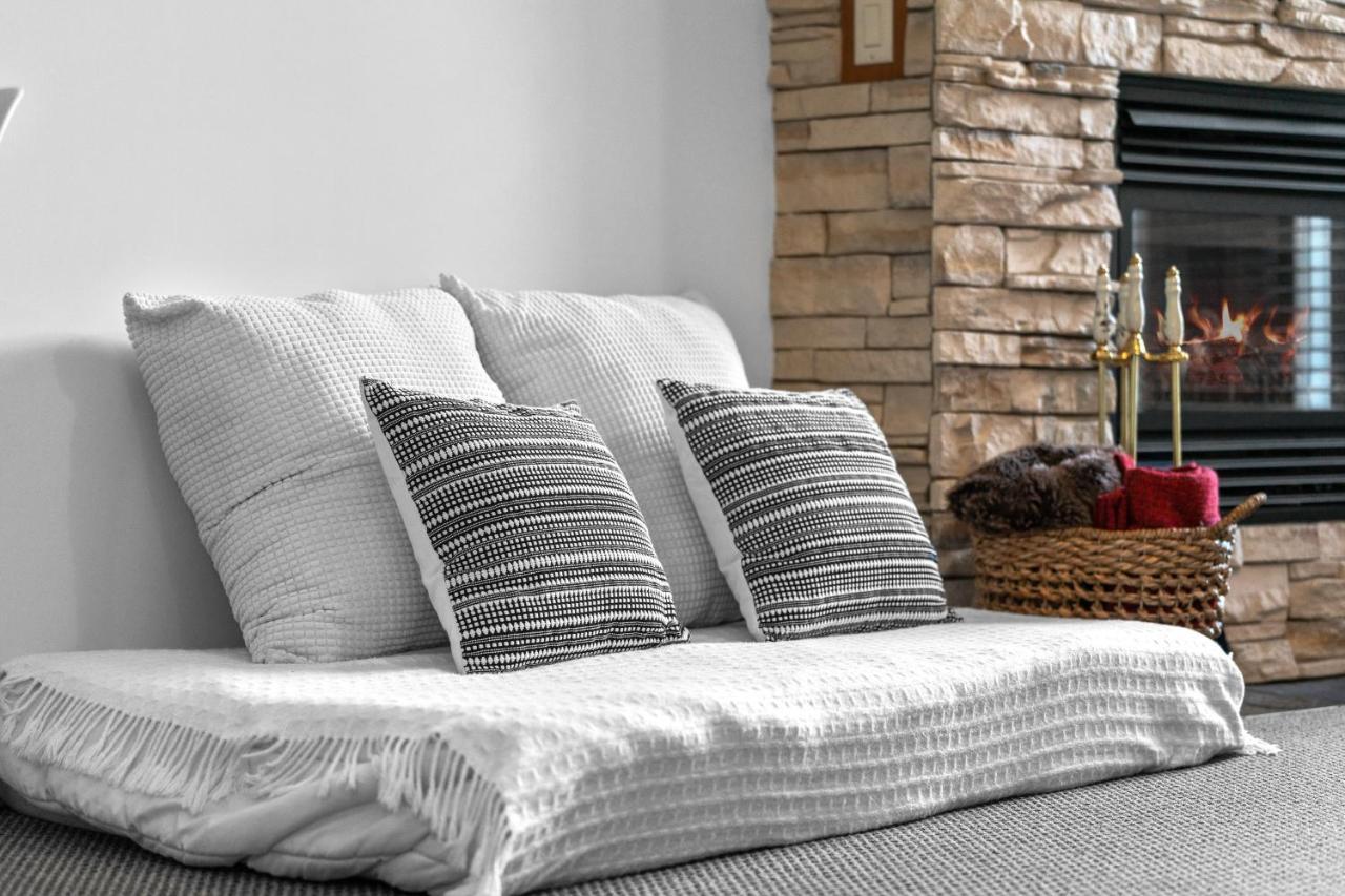 ⭐️ Luxury Mountain View Studio In Canmore ⭐️ Екстер'єр фото