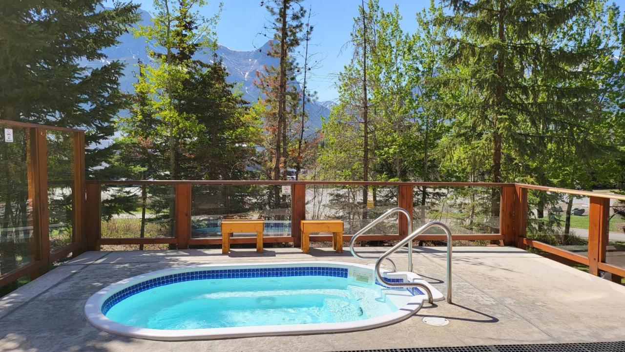 ⭐️ Luxury Mountain View Studio In Canmore ⭐️ Екстер'єр фото
