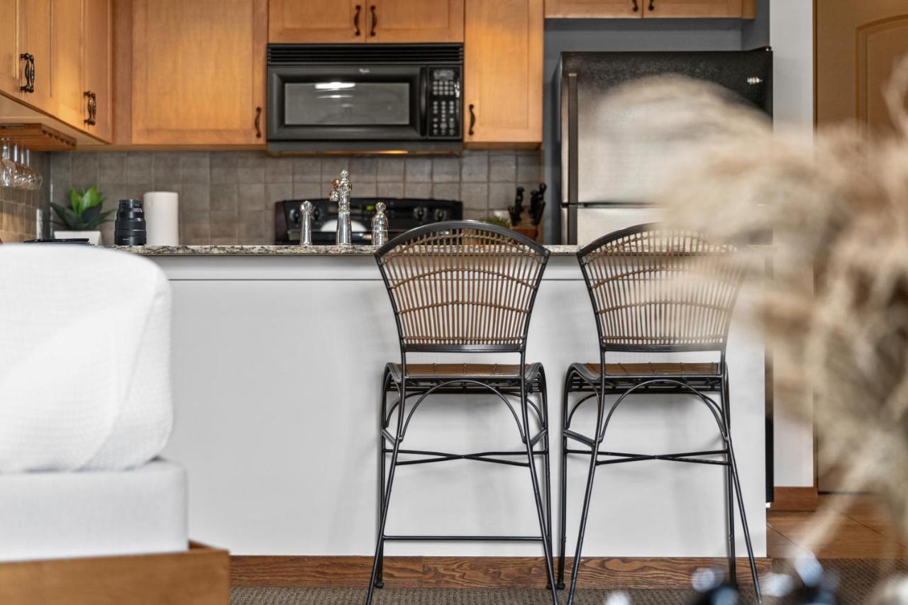 ⭐️ Luxury Mountain View Studio In Canmore ⭐️ Екстер'єр фото