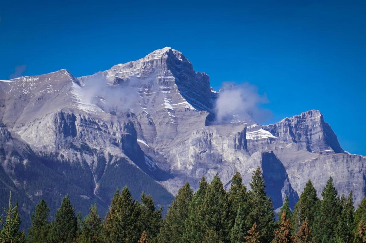 ⭐️ Luxury Mountain View Studio In Canmore ⭐️ Екстер'єр фото